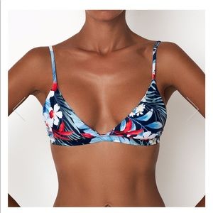 Brand new Vaya Island small top